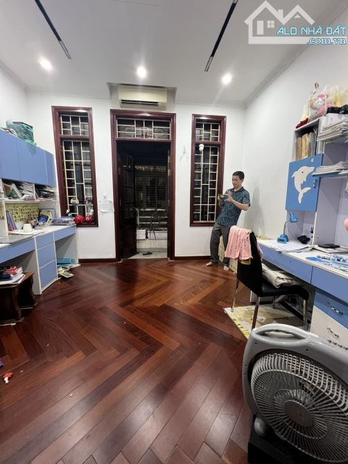 Bán nhà phân lô cán bộ Khuất Duy Tiến, Ô tô, chỉ 250tr/m2 - 1