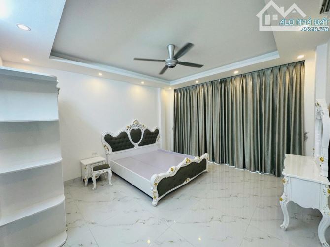 BÁN NHÀ PHỐ ĐỘI CẤN ĐÌNH 24 TỶ 70M2 MT 6 M 7T THANG MÁY 2 MẶT NGÕ  Ô TÔ KINH DOANH. - 1