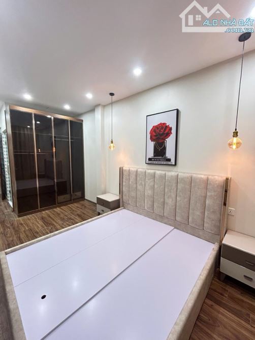 BÁN NHÀ PHÂN LÔ PHỐ ĐÔNG QUAN  GIẤY  25 TỶ 80M2 MT 5M 6 TẦNG VỈA HÈ Ô TÔ TRÁNH KINH DOANH - 1