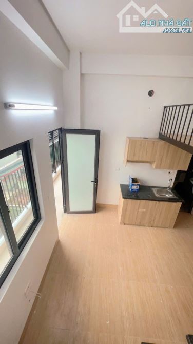 Cho Thuê CCMN Ngõ 53 Tân Triều Thanh Trì 27m2 Studio Gác Xép Cửa Sổ Ban Công Thang Máy 28P - 1