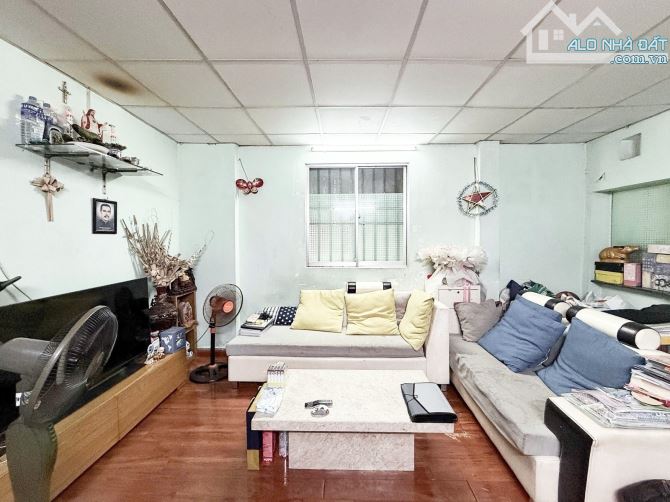 Trung tâm Q10 gần Hà Đô. 60m2. Ngang 4.5m. 2 tầng hơi cũ. Giá chỉ hơn 7 tỷ - 1