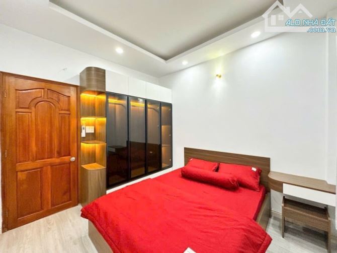Bán nhà BTCT 1 trệt 2 lầu Huỳnh Tấn Phát Q7, 4PN, 45m², chỉ 5.5 tỷ - 12