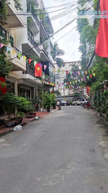 BÁN NHÀ PHỐ VÕNG THỊ, TÂY HỒ, NGÕ Ô TÔ TRÁNH, RẤT GẦN HỒ, DT 156M2 * MT 9.8M* GIÁ 36 TỶ - 17