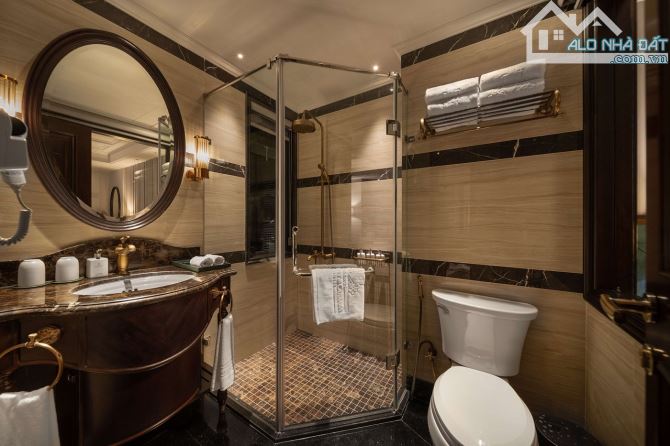 Bán khách sạn mặt phố Hàng Bông DT 245m2, MT 8.4m, Giá 216 tỷ - 18