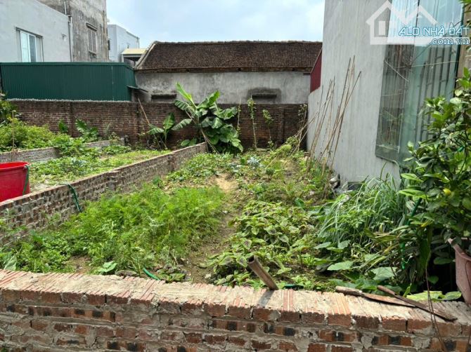 CC bán đất đẹp 50m.mt3,9m giá tốt tại Quan Âm, Bắc Hồng, Đông Anh – Hà Nội 📍 Vị trí: Quan - 2