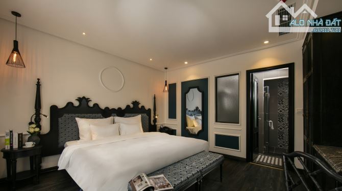 Chủ vay Bank giảm 50 tỷ- Khách sạn MP Hàng Bông, 360m2 x 12 Tầng, Mặt tiền 12m, Giá 310 tỷ