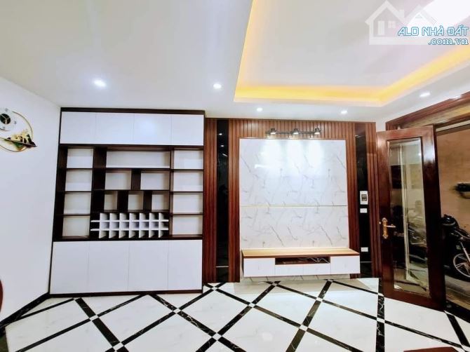 Siêu Phẩm Nhà Đẹp Phố Phan Kế Bính, Ba Đình, Xây 5 Tầng Với DT 32m2 Giá Chào 6.8 Tỷ - 2