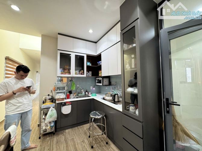 Bán nhà 3 tầng mặt tiền Tân thới nhì 19-ngang gần 6m-gần 170m2 công nhận đủ Hóc Môn 7.x tỷ - 2
