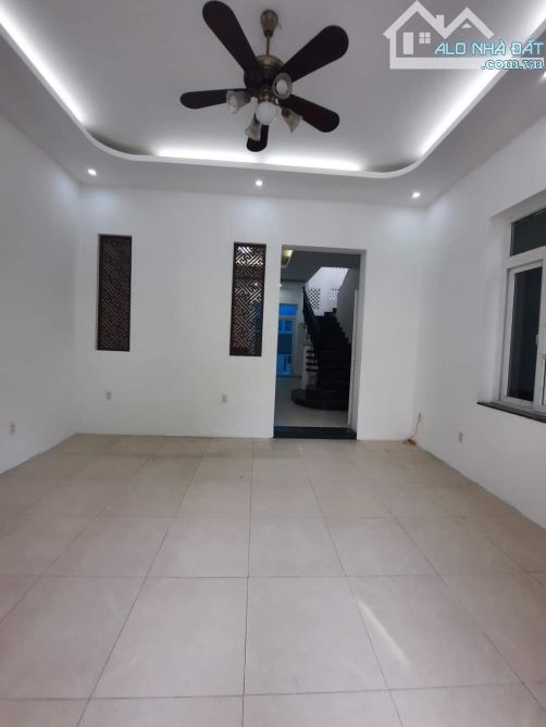 BIỆT THỰ SÂN VƯỜN - 191M2 - HƯƠNG LỘ 2 - BÌNH TÂN - NHỈNH 12 TỈ - 2