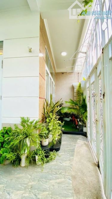 Bán nhà 3 tầng full nội thất – hẻm Nguyễn Biểu – cách biển chỉ 500m – giá chỉ 6,5 tỷ - 2