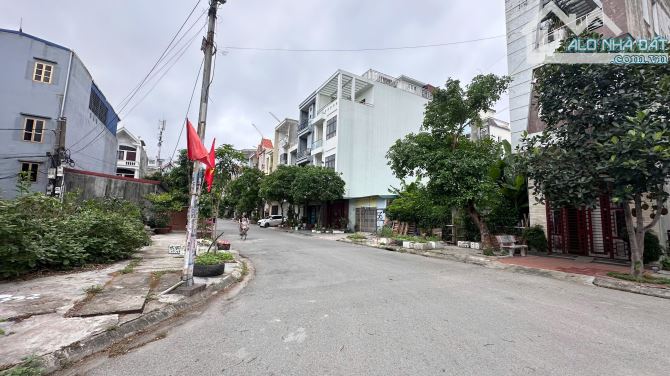 Bân đất lô góc mặt đường đôi lô 9 Lê Hồng Phong, giá tốt kinh doanh đỉnh - 2