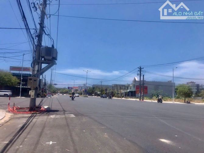 CẦN BÁN LÔ ĐẤT 255M2 ĐƯỜNG NGUYỄN TẤT THÀNH giao NGUYỄN CHÍ THANH LONG HẢI - 2