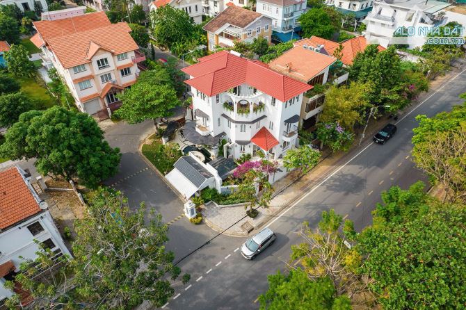 VIP Biệt thự Góc 3MT Nguyễn Thành Ý P.ĐaKao Quận 1 DT:13x20m 4Tầng HĐT:150tr Giá:110Tỷ - 2