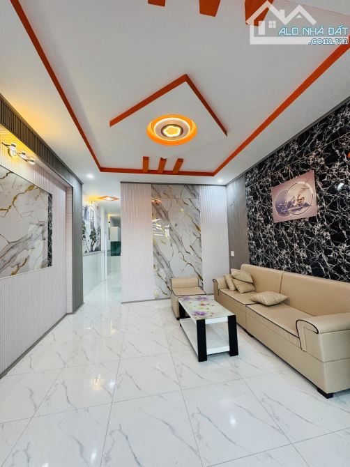 Căn góc nhà 1 trệt 1 lầu giá 3,75 tỷ thương lượng - 2