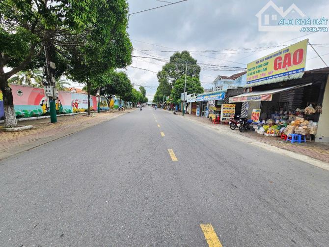 Nhà mặt tiền đường Nguyễn Thái Học, phường Tân Đông Hiệp, TP Dĩ An. 37,2 tỷ - 2