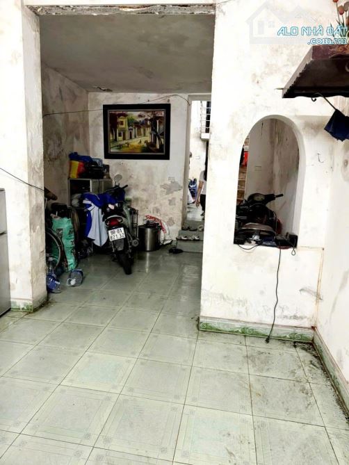 Bán nhà mặt phố Nguyễn Khoái, sổ đỏ 60m2, 7 tỷ - 2