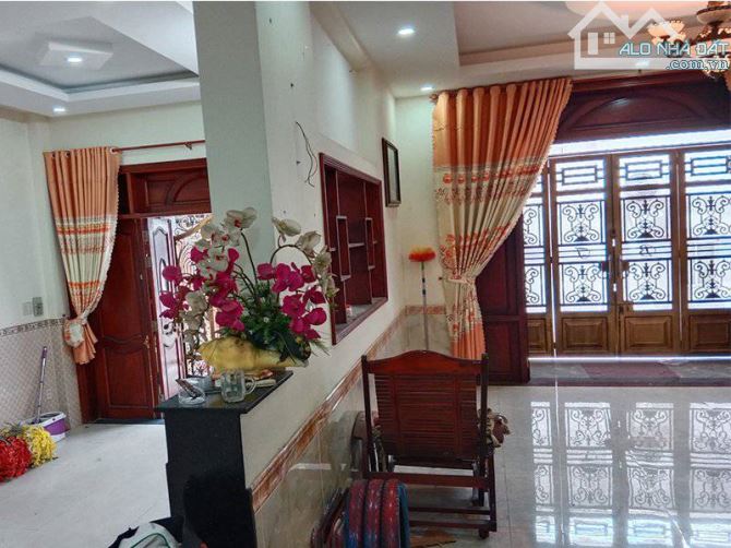Biệt thự p12 gò vấp ngang 8m 108 m2 vuông a4 hxh chỉ hơn 9 tỷ - 2