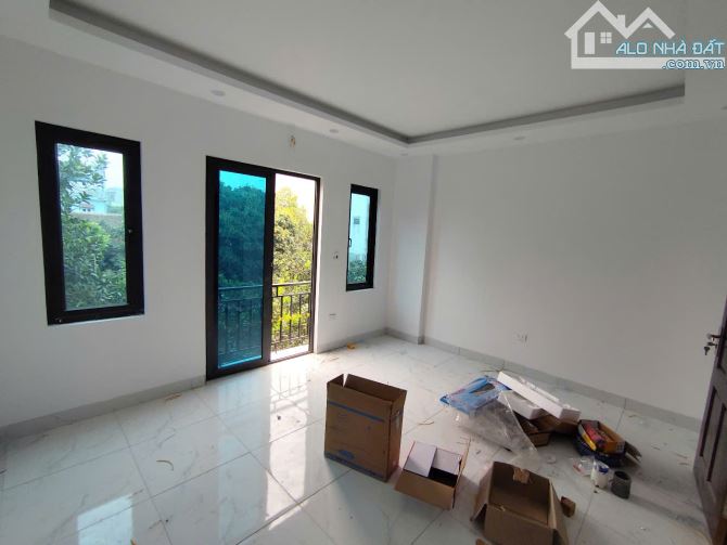 Bán Nhà xây độc lập  vân côn sát ĐL thăng long.ô tô dỗ cửa.42m. 4 Tầng .3,95 tỷ co TL - 2