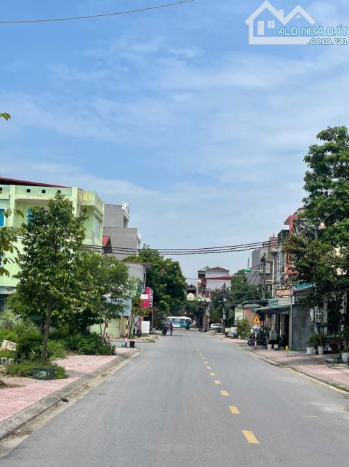 Bán đất trục chính Lạc Vệ tiên du dt 102m mt 5m hướng đn giá 5.35 tỷ - 1