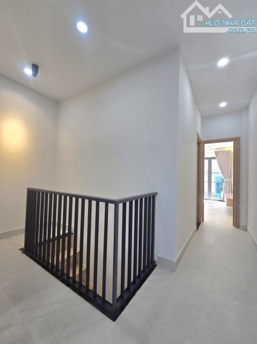 NHÀ ĐẸP - HẺM XE HƠI - LINH XUÂN - 2 TẦNG - NHỈNH 4 ĐỒNG - 2