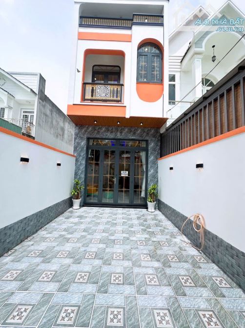 Nhà 1 Lầu 4 x 27m, Full Nội Thất Sổ Hoàn Công. Ngay Bx Buýt Hưng Long - 2