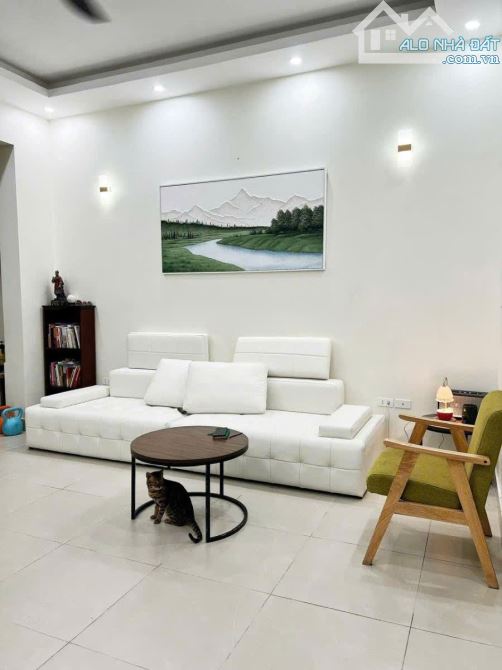 BIỆT THỰ PHỐ VŨ NGỌC PHAN - DT 90M2 x 5T - MT 5,3M - 23,5 TỶ - Ô TÔ ĐỖ CỬA-NGÕ RỘNG - 2