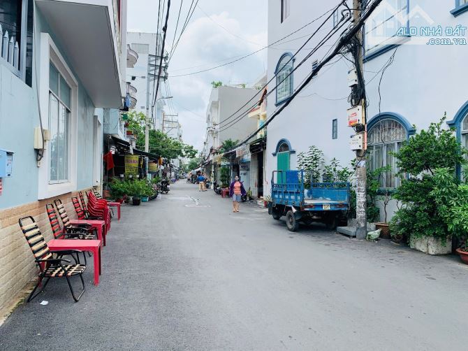 nhà hẻm 180 Bùi văn Ba Phường Tân Thuận Đông Q7. Dt 10x18,5m - 2