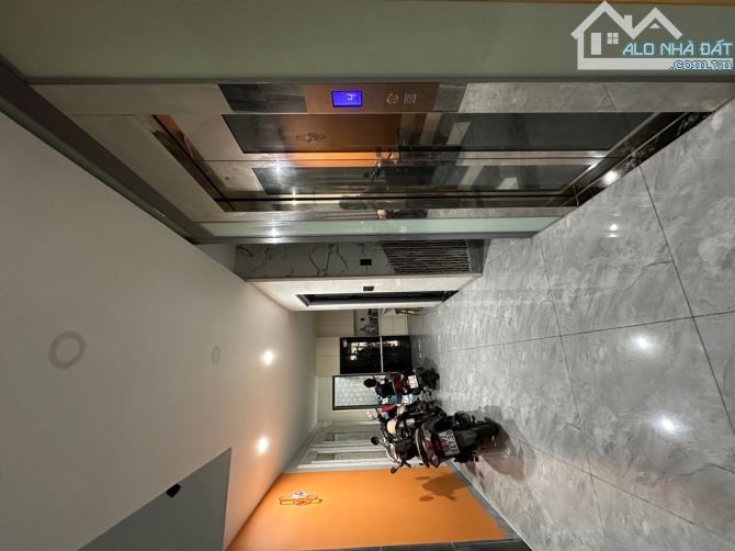 Nhà 5 Tầng - DT 130m2(5.5x23) HXH Khu Bàu Cát - Phường 11 - Tân Bình - 2