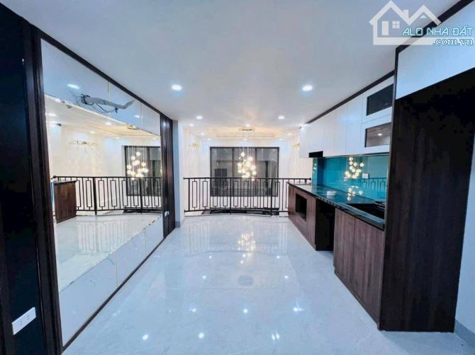 10 TỶ CÓ NGAY NHÀ ĐẸP TẠI NGÃ TƯ CÂU GIẤY DT LÊN ĐẾN 45M2 - 2