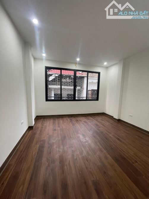 NHỈNH 17 TỶ NHÀ PHÂN LÔ , THANG MÁY, Ô TÔ, TRẦN QUỐC HOÀN, CẦU GIẤY, DT41M,  5 TẦNG MT4M. - 2