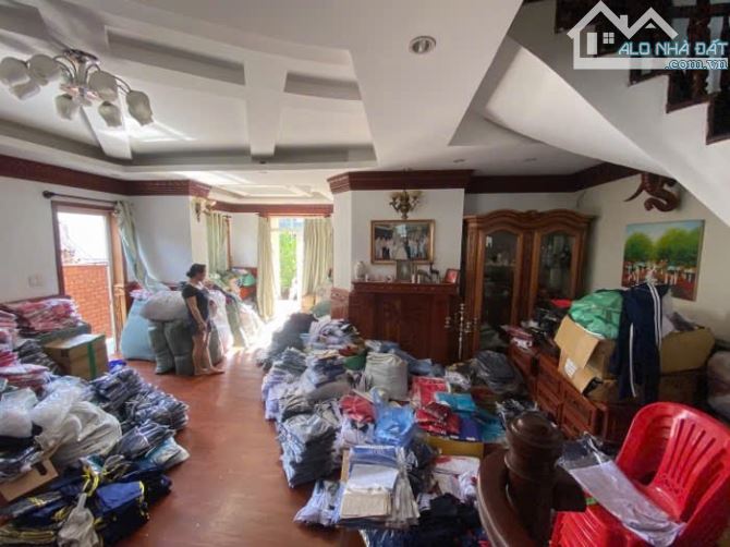 BIỆT THỰ LÔ GÓC 2 MẶT TIỀN – DT 243M² (NGANG 9.5M) – FULL GỖ GÕ ĐỎ – TNP A - 2