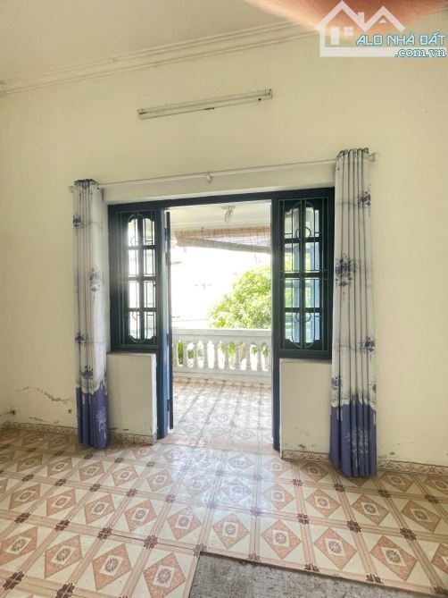 NGÕ Ô TÔ - KINH DOANH TỐT - 2 MẶT THOÁNG ĐẸP.Ô TÔ NGỦ TRONG SÂN NHÀ. DT:120M -MT: 5.2M -D - 2