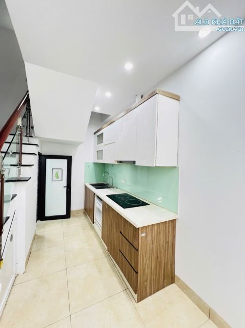 Anh Phát cần bán nhà Mễ Trì, 5 tầng, dân xây. Nội thất đầy đủ. Giá nhỉnh 7 tỷ. - 1