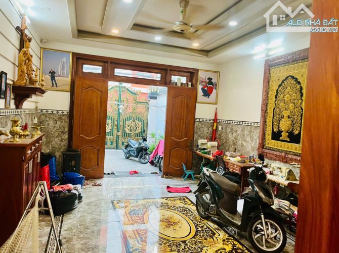 Giảm gần 2 tỷ, Chủ nhà chơi lớn tặng Toàn bộ Nội thất Gỗ quý - 2