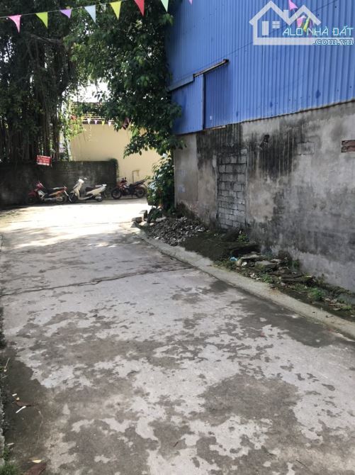 Bán mảnh đất 245m2 lô góc 3 mặt thoáng ở thôn Nội, xã Tam Thuấn, Phúc Thọ. Mặt tiền 23m, - 2