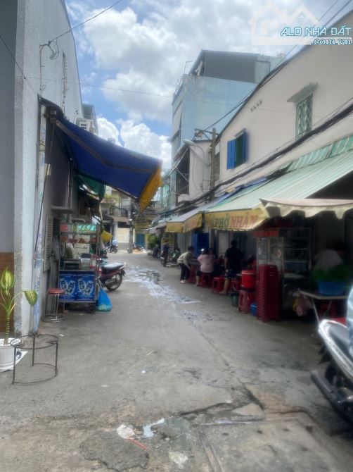 BÁN NHÀ TRUNG TÂM Q10 – NGANG KHỦNG 7.4M, DIỆN TÍCH HƠN 100M² - 2