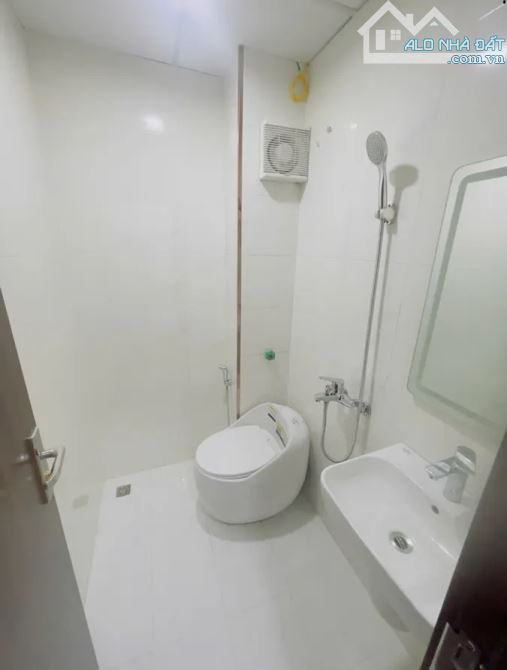 Bán nhà cạnh đại học thương mại, xây mới, thang máy nhập, gần ô tô, tiện ích. - 2