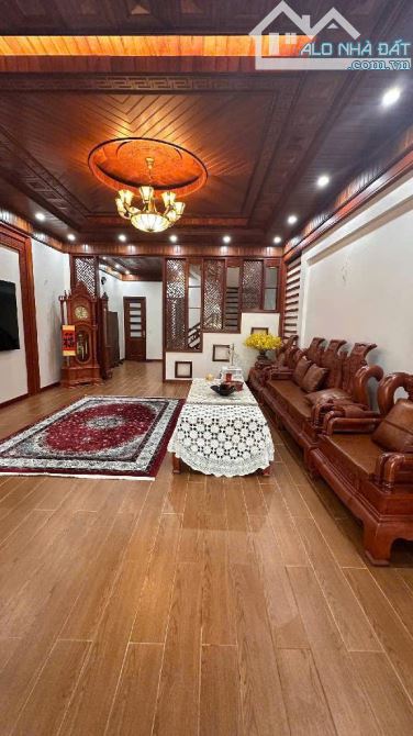 Bán nhà mặt phố 5 tầng Từ Sơn, ô tô tránh, mới tinh, nội thất gỗ hương đẳng cấp, hơn 9 tỷ - 2