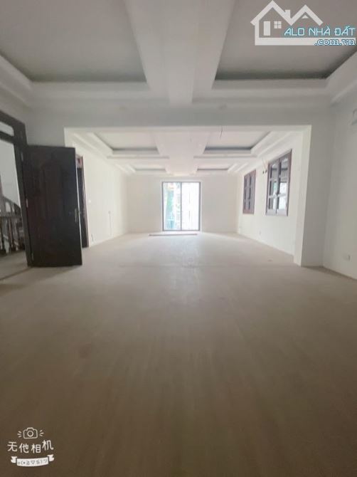 BÁN NHÀ PHỐ HOA BẰNG CẦU GIẤY 50 TỶ DT 230M MT 10M 6T THÔNG SÀN THANG MÁY VỈA HÈ KINH DOAN - 2