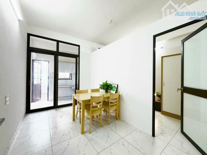 Cho Thuê CCMN 230 Mễ Trì Thượng Nam Từ Liêm 35m2 1N1K Cửa Sổ Ban Công Thang Máy 6P - 2