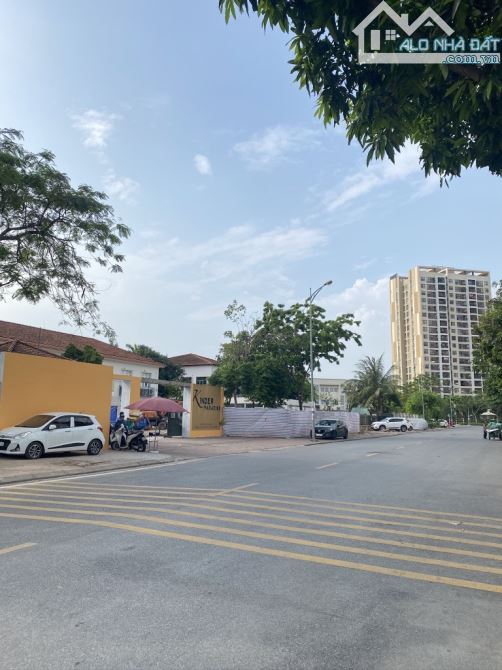 NHÀ PHỐ VIỆT HƯNG 66 tỷ 200m VỈA HÈ RỘNG,KINH DOANH ĐỈNH,LONG BIÊN HÀ NỘI - 2