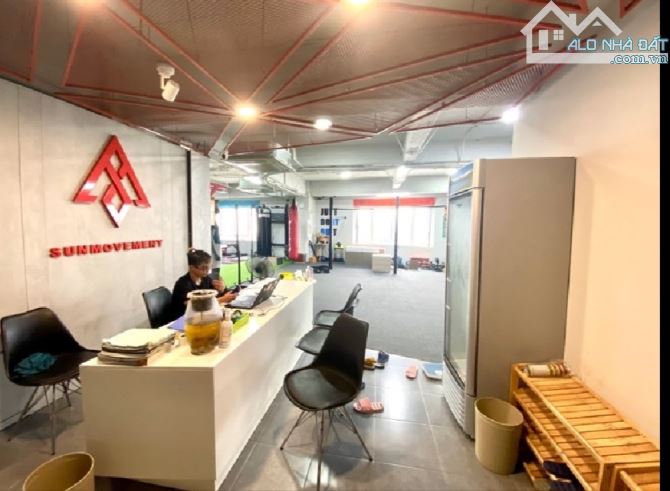 97.9 tỷ/ 301 M2/ 12 Tầng/ 13 M tiền/ Mặt Phố - 2