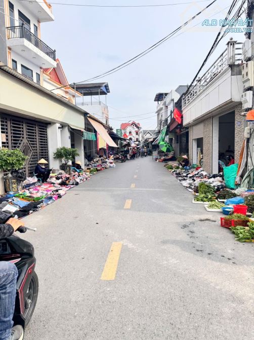 Bán đất Hoàng Lâu. 60m2. Ngõ thông 4m - 2
