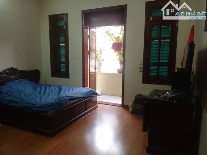 Nhà đẹp ở luôn Lạc Long Quân Cầu Giấy. Sổ vuông 80m, 5 tầng MT5m Giá 26 tỷ Ngõ ô tô tránh - 3