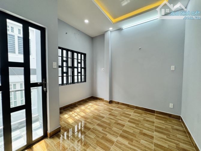 Bán nhà HẺM XE HƠI Đồng Nai Q.10, 4 tầng, sổ vuông A4, chỉ 5.x tỷ - 3