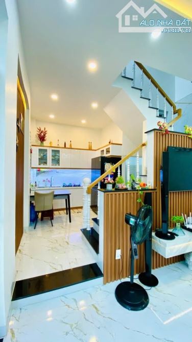 Bán nhà 3 tầng full nội thất – hẻm Nguyễn Biểu – cách biển chỉ 500m – giá chỉ 6,5 tỷ - 3