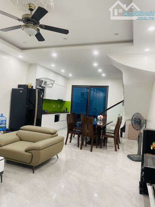 NHÀ MỚI ĐẸP PHỐ AN DƯƠNG 61m2, 4T, NỘI THẤT XỊN, NGÕ THÔNG, GẦN Ô TÔ - 3