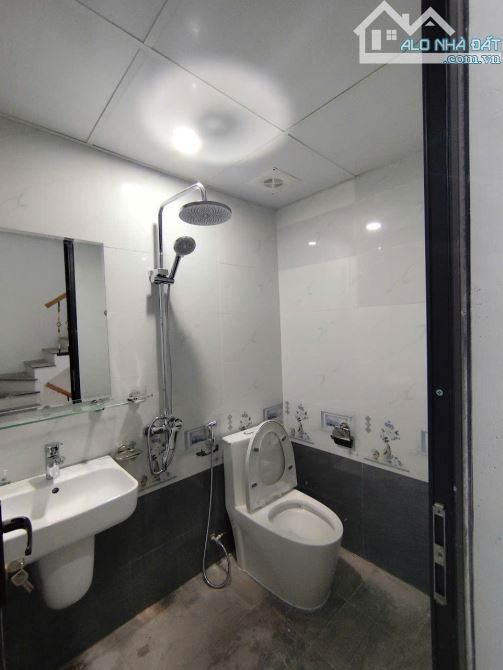 Bán Nhà xây độc lập  vân côn sát ĐL thăng long.ô tô dỗ cửa.42m. 4 Tầng .3,95 tỷ co TL - 3
