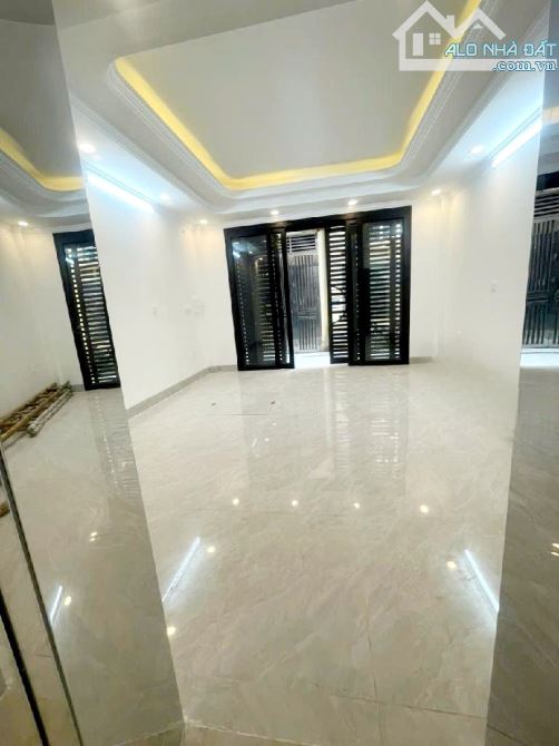 NHÀ ĐẸP Ở NGAY XUÂN ĐỈNH - 7 TẦNG - THANG MÁY - Ô TÔ ĐỖ CỬA - 3