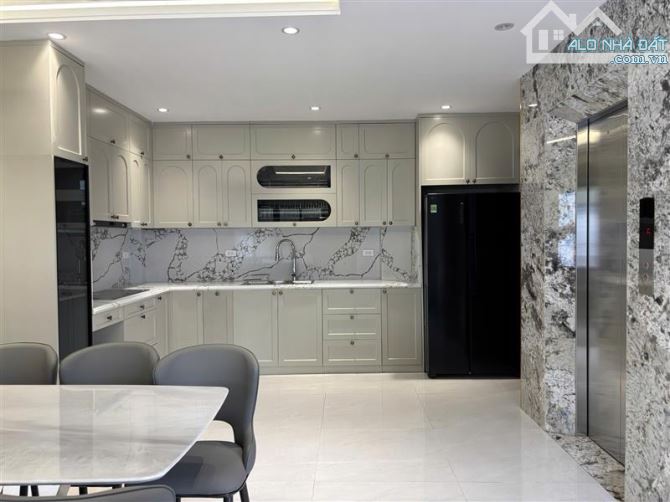 Bán nhà Khâm Thiên, DT 38m2, MT 6m, nhà đẹp long lanh, thang máy xịn, tặng nội thất, 12 tỷ - 3